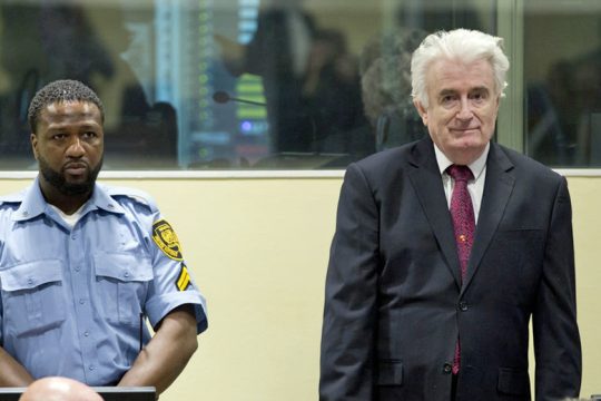 Nέα καταδίκη για τον σφαγέα Κάρατζιτς