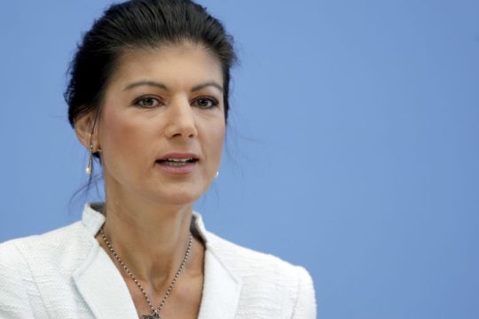 Αποσύρεται η επικεφαλής του Die Linke από την ηγεσία της Κ.Ο.
