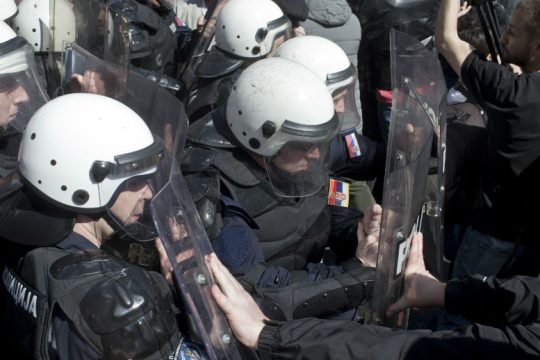 Οριακές ισορροπίες στη Σερβία