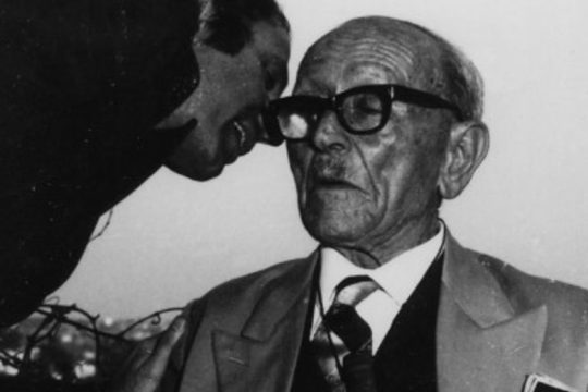 Iστορία… «κοκκινοσκουφίστικη»…