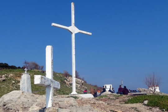 Σε δίκη οι 36 προσαχθέντες για νέο σταυρό στη Μυτιλήνη
