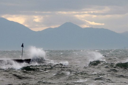 Επιδείνωση του καιρού με θυελλώδεις βοριάδες, κρύο και χιόνια