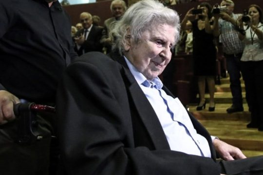 Περιπέτεια υγείας για τον Μίκη Θεοδωράκη