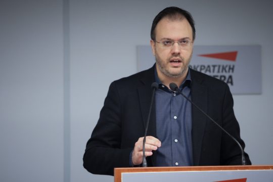«Ανοίγματα» με όρους και προϋποθέσεις από τον Θ. Θεοχαρόπουλο