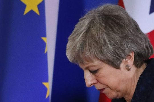 Τα σενάρια για την επόμενη ημέρα στη Βρετανία
