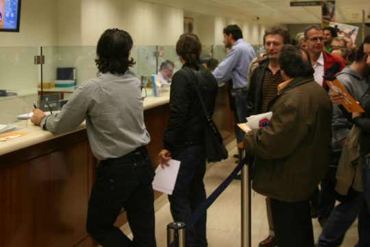 Αλλάζει το ωράριο των τραπεζικών συναλλαγών