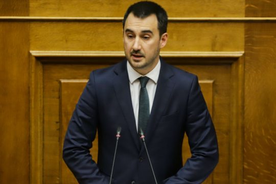Κόντρα για το ασυμβίβαστο βουλευτή – υποψήφιου ευρωβουλευτή