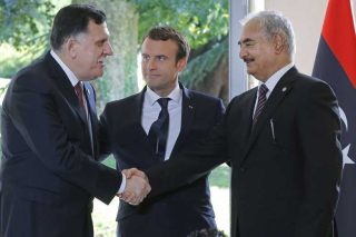 Στην κόψη του ξυραφιού η Λιβύη