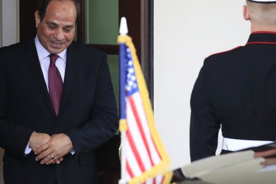 Ο Σίσι φορά δημοκρατικό προσωπείο στις απολυταρχικές βλέψεις του