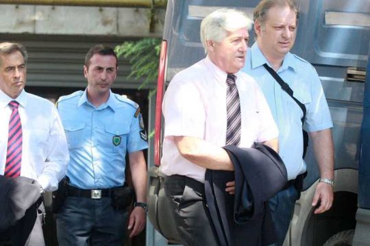 Παπαγεωργόπουλος και Λεμούσιας στη Δικαιοσύνη για… ελεημοσύνη