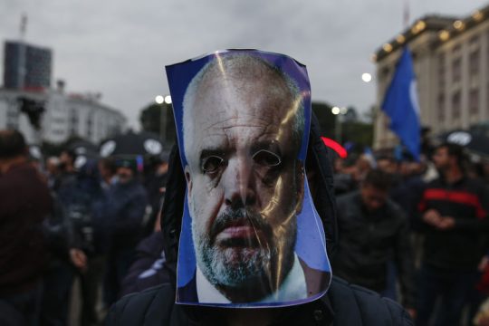 «Εντι Ράμα, παραιτήσου»