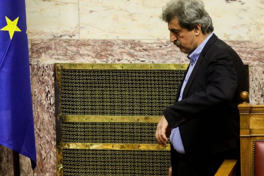 Δεν τον χωράει το κόμμα