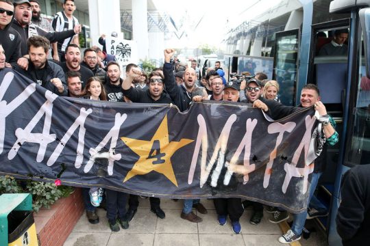 Πρόκριση και υπογραφές