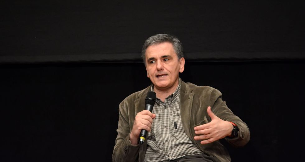 Καυτό δίμηνο για την οικονομία