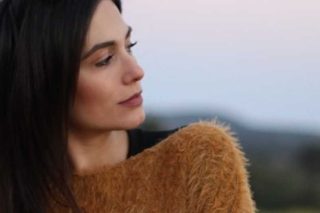 «Δοκιμάζω ό,τι με συγκινεί, έξω από τα καλούπια»