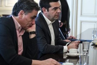 «Πακέτο» νέων φοροελαφρύνσεων
