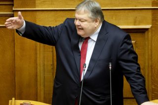 Την αντιΣΥΡΙΖΑ γραμμή θέλει να επιβάλει ο Βενιζέλος