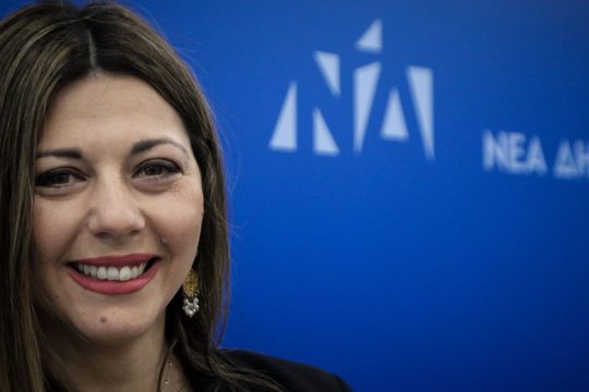 Ανταλλαγή πυρών Μαξίμου-αντιπολίτευσης
