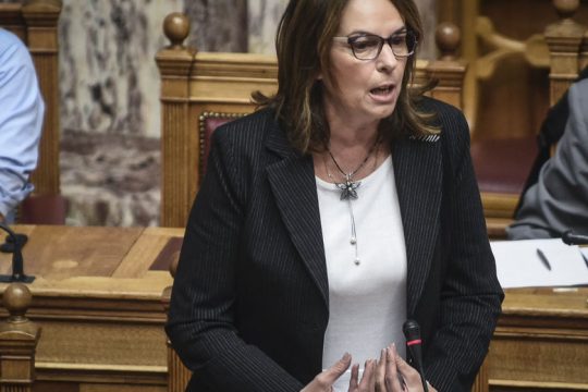 Αλλαγές στο νομοσχέδιο για τον αιγιαλό και σύγκρουση στη Βουλή