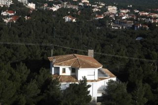 Αντισυνταγματικοί οι οικισμοί αυθαιρέτων μέσα στα δάση
