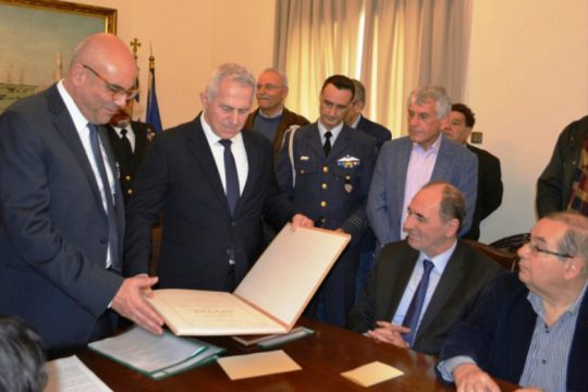 Χανιά: Υπεγράφη η σύμβαση παραχώρησης του στρατ. Μαρκοπούλου