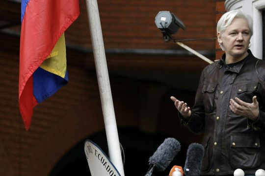 Περίεργη κινητικότητα στο Λονδίνο για τον Ασάνζ