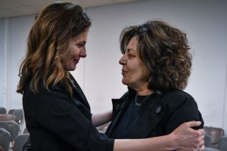 Μπέττυ Μπαζιάνα στην «Εφ.Συν.»: Συγκινούμαι από τη δύναμη της Μάγδας Φύσσα