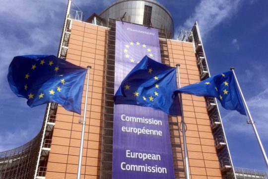 «Ναι» στην παράταση για το Brexit, παζάρι για τους όρους