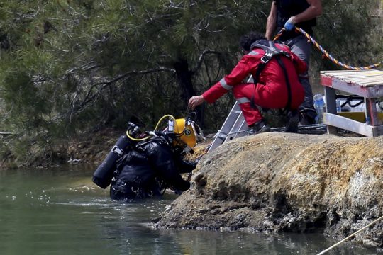 Έρευνες για πτώματα και πολιτικές κόντρες στην Κύπρο
