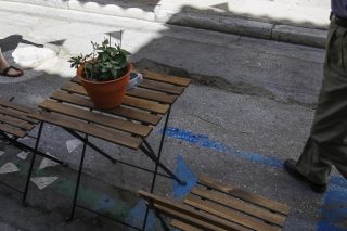 «Τα εν οίκω μη εν δήμω»;