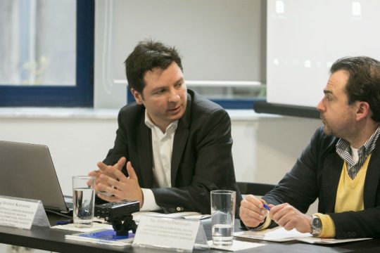 Το στοίχημα της αύξησης του κατώτατου μισθού: μύθοι και πραγματικότητα