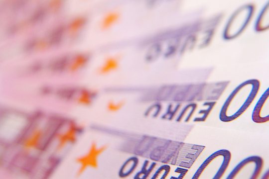 Σε χαμηλά επίπεδα τα ελληνικά ομόλογα μετά το δημοσίευμα για το ΔΝΤ
