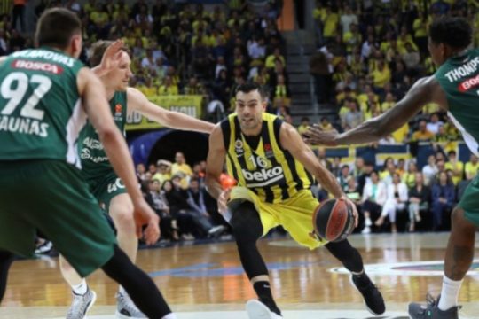 Ανατροπές στη Euroleague: «Έσπασαν» οι έδρες Φενέρ και ΤΣΣΚΑ