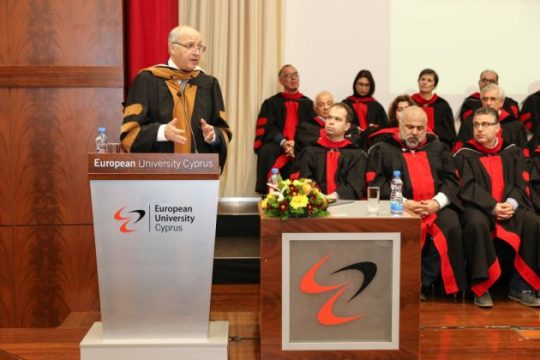 Ο Λοράν Φαμπιούς μέλος της οικογένειας του Ευρωπαϊκού Πανεπιστημίου Κύπρου