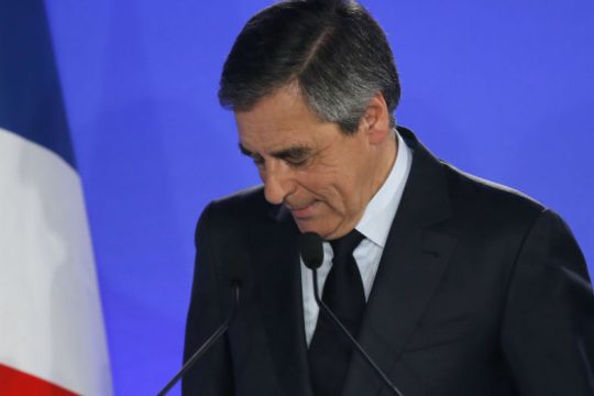 Ένοχος για διαφθορά ο Φιγιόν στη Γαλλία