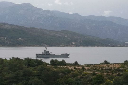 Στον Πειραιά μεταφέρθηκαν από τη Σάμο 494 πρόσφυγες