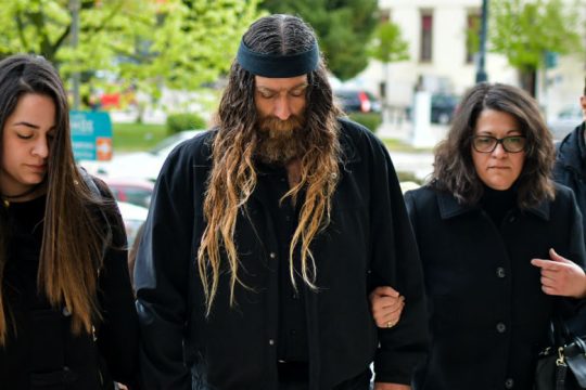 Υπό κράτηση μάρτυρας στη δίκη Γιακουμάκη