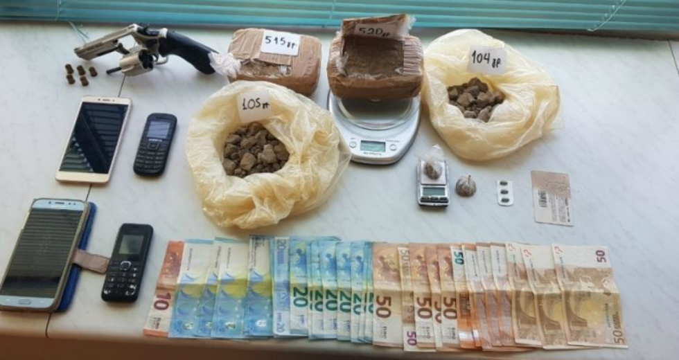 Ηράκλειο: Συνελήφθησαν με πάνω από ένα κιλό ηρωΐνης