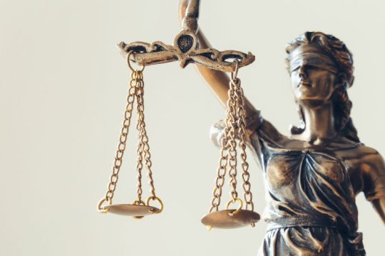 Η Ένωση Εισαγγελέων υπερασπίζεται τους εισαγγελείς Διαφθοράς για τις ανοίκειες επιθέσεις