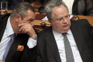 Καμμένος μαινόμενος στην Ολομέλεια