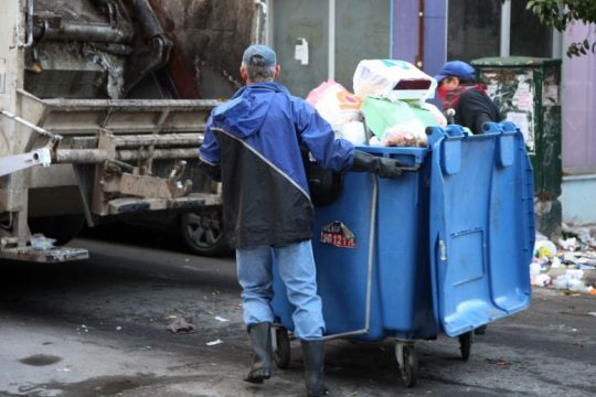 Το μπαλάκι στις… υπηρεσίες