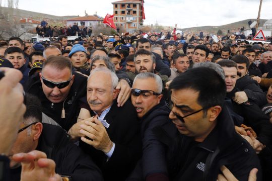 Οργή για την παρακρατική επίθεση στον Κιλιτσντάρογλου