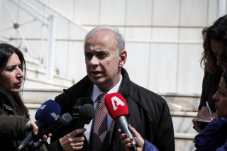 Αγωγή Κονταξή σε Παπακώστα για παραβίαση του τεκμηρίου αθωότητας