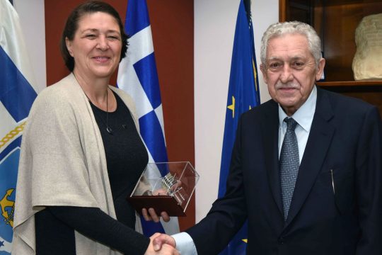 Ναυτιλιακά θέματα στη συνάντηση Κουβέλη με την επίτροπο Μεταφορών