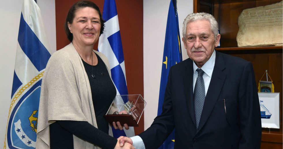 Ναυτιλιακά θέματα στη συνάντηση Κουβέλη με την επίτροπο Μεταφορών
