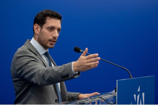 Νεαρός ανιστόρητος και ανεκδιήγητος