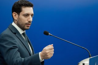 Και κομμουνιστής και Ελληνας. Γίνεται;
