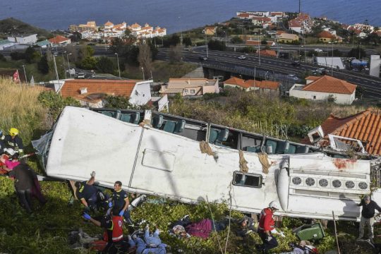 Νεκροί 29 Γερμανοί σε τροχαίο με λεωφορείο στην Πορτογαλία