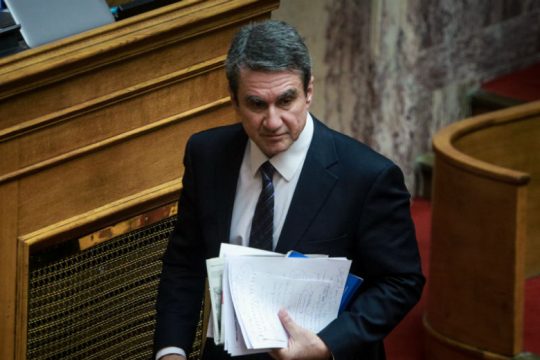 Η πρώτη αντίδραση Λοβέρδου μετά τη διαβίβαση στη Βουλή της δικογραφίας για τη Novartis