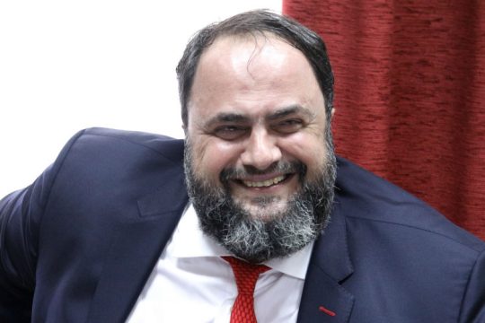 Ο κ. Β. Μαρινάκης ταυτίζεται με ευεργέτη του Πειραιά